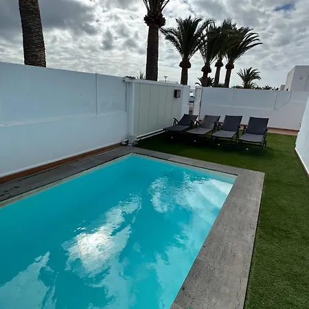 Malva * Puerto del Carmen (Lanzarote)