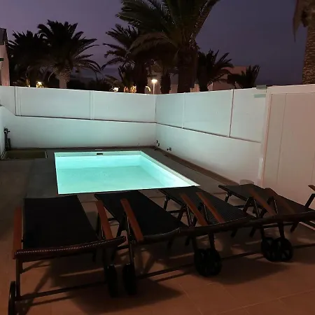 Malva بويرتو ذيل كارمين