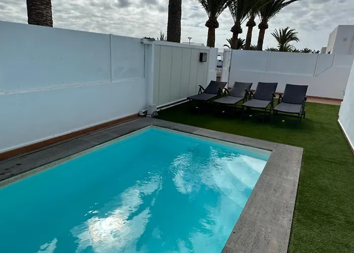 Malva * بويرتو ذيل كارمين