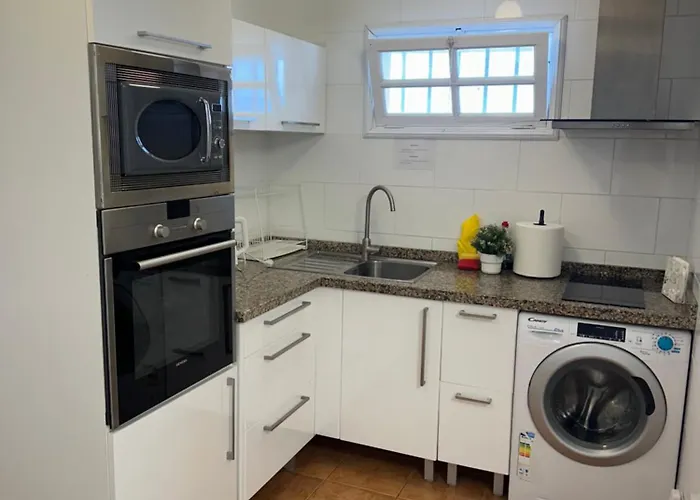 Malva بويرتو ذيل كارمين